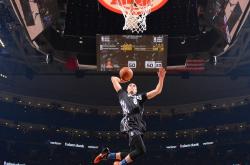 反败为胜引发热议！哈登在西班牙队比赛中刷新纪录引发球迷热议