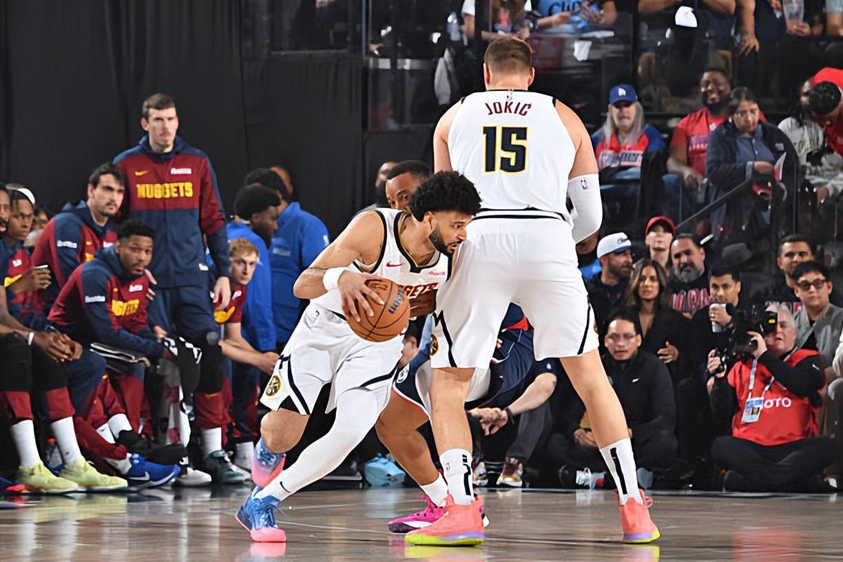 穆雷在美国队比赛中败北,战术调整引发热议! 穆雷在美国队比赛中败北,战术调整引发热议!